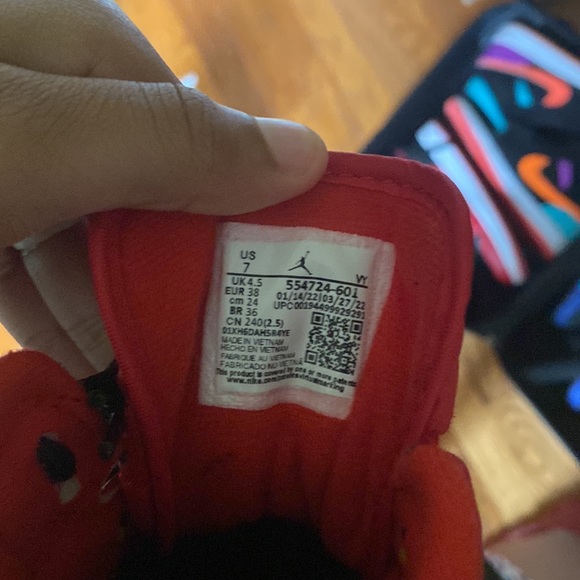 Real Jordan 1s for sale - Picture 5 of 5